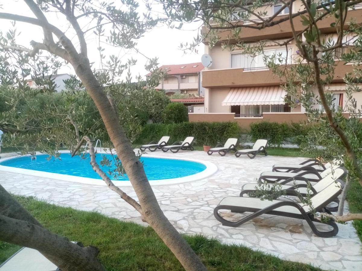 Apartment Arba 1 With Heated Pool 拉布 外观 照片