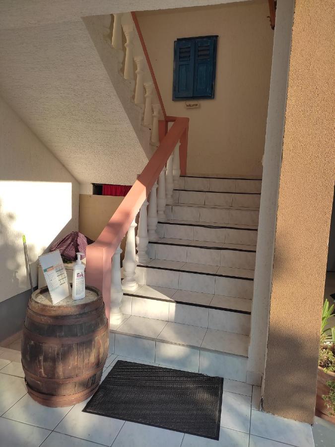 Apartment Arba 1 With Heated Pool 拉布 外观 照片