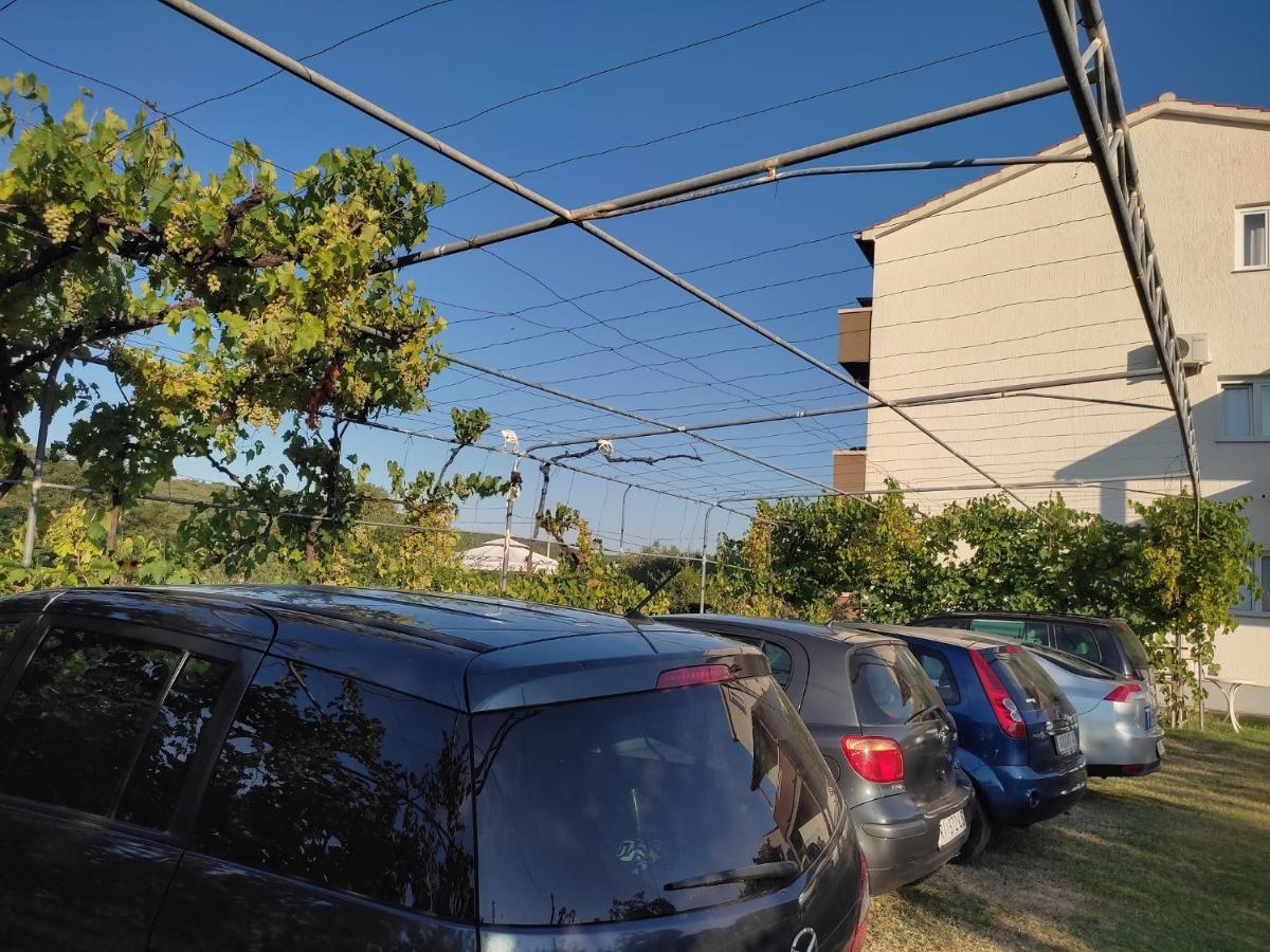 Apartment Arba 1 With Heated Pool 拉布 外观 照片