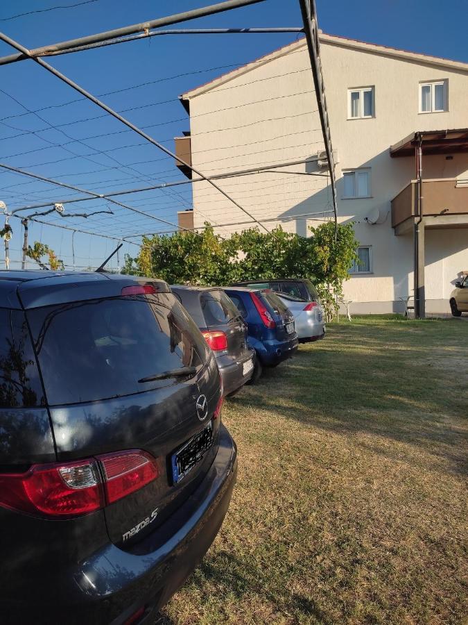 Apartment Arba 1 With Heated Pool 拉布 外观 照片