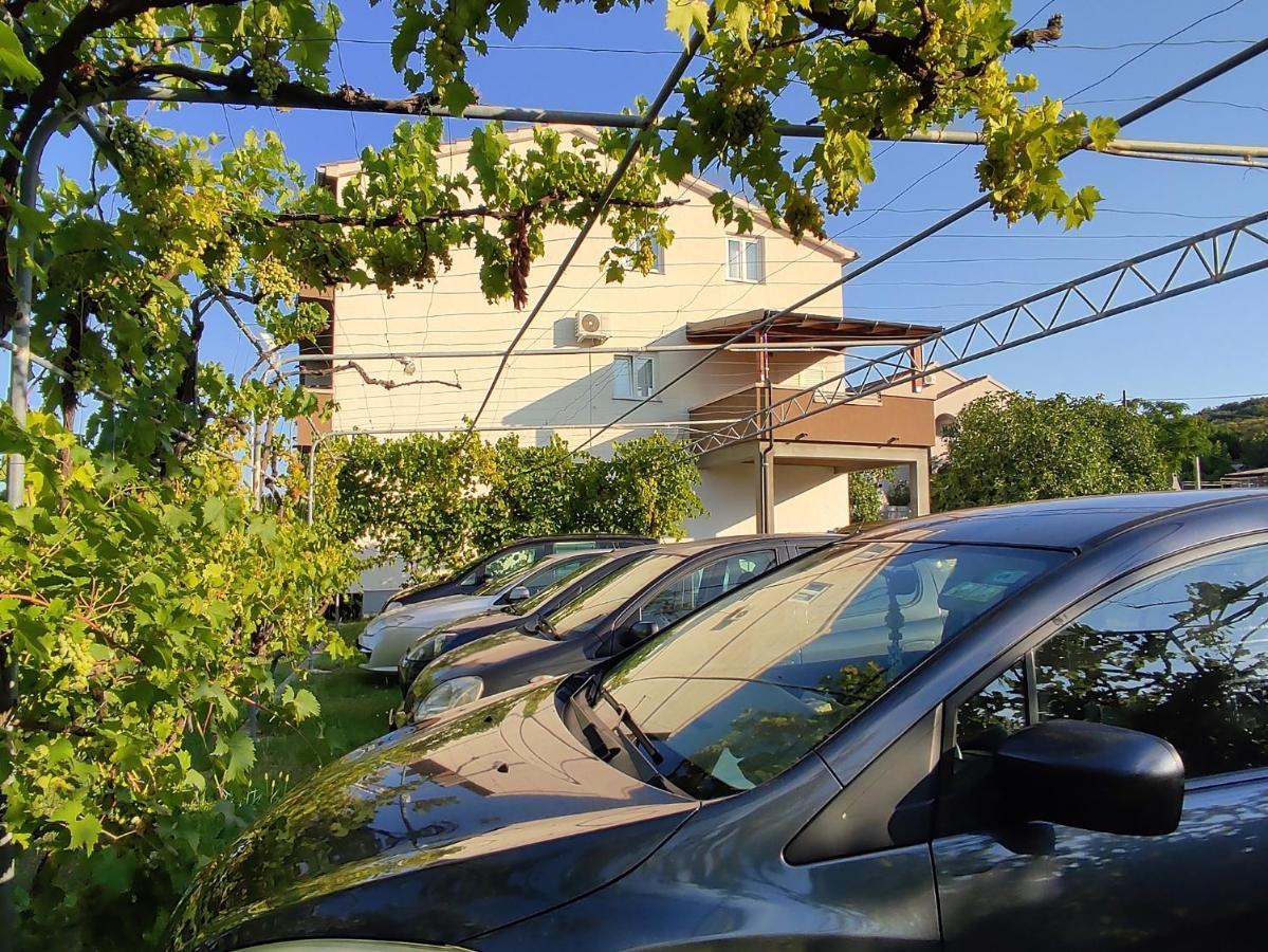 Apartment Arba 1 With Heated Pool 拉布 外观 照片